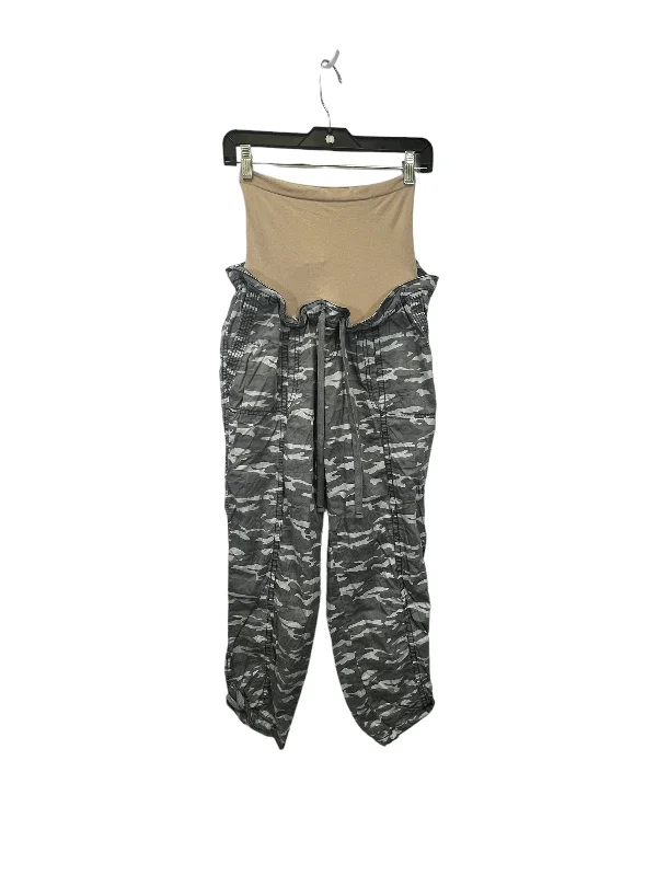 Designer jogger pants for upscale street style -Camouflage Print Pants Cargo & Utility Motherhood, Size Xl