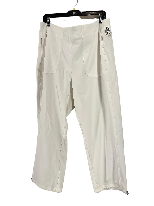 Multi-pocket pants for organized travel convenience -White Pants Other Chicos, Size 2.5