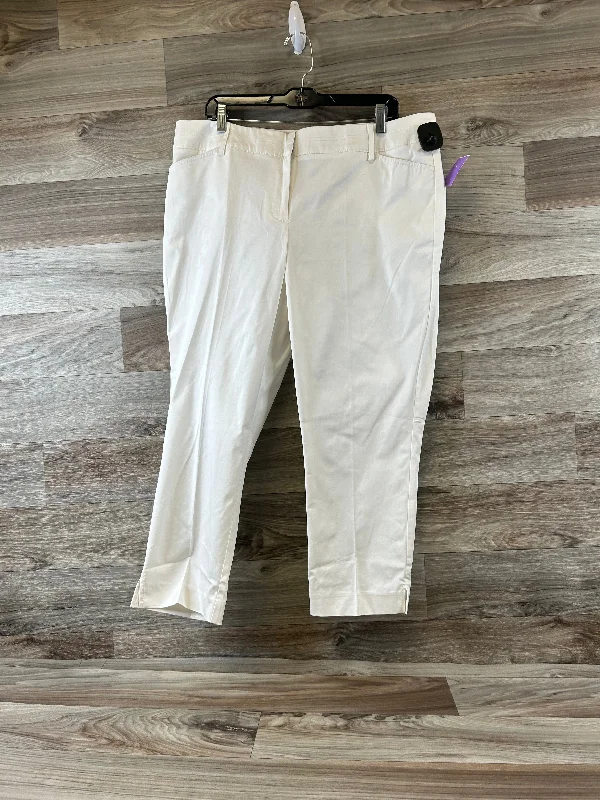 Moisture-wicking pants for intense gym workouts -White Pants Cropped New York And Co, Size 16