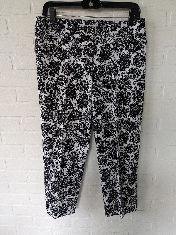 Weather-resistant pants for unpredictable climate needs -Black & White Pants Cropped Chicos, Size 4