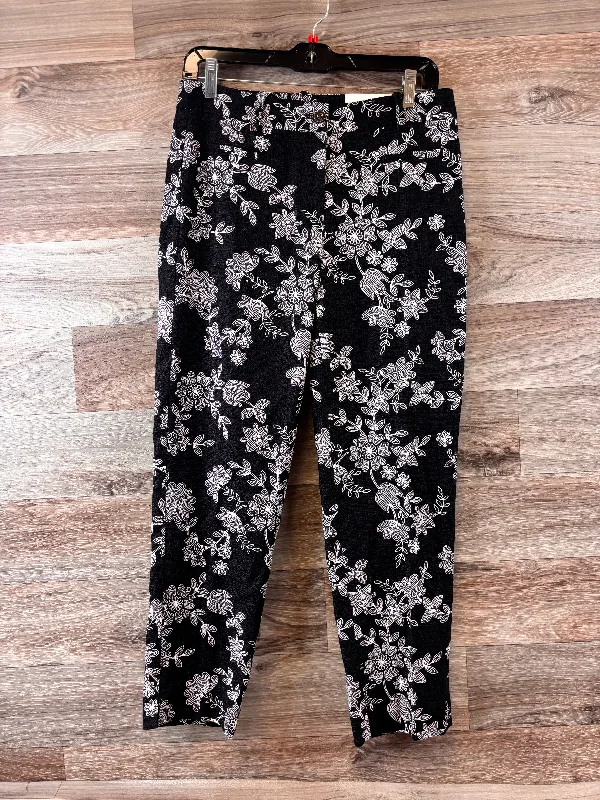 Retro bell-bottom pants for 70s-inspired fashion -Black & White Pants Cropped Ann Taylor, Size 2