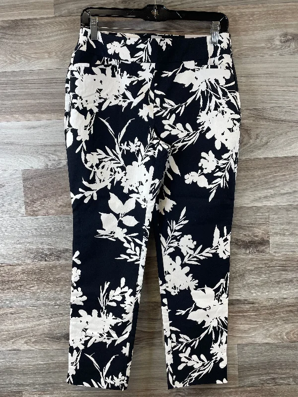 Stretchy leggings pants for casual active days -Black & White Pants Other Chicos, Size 4petite