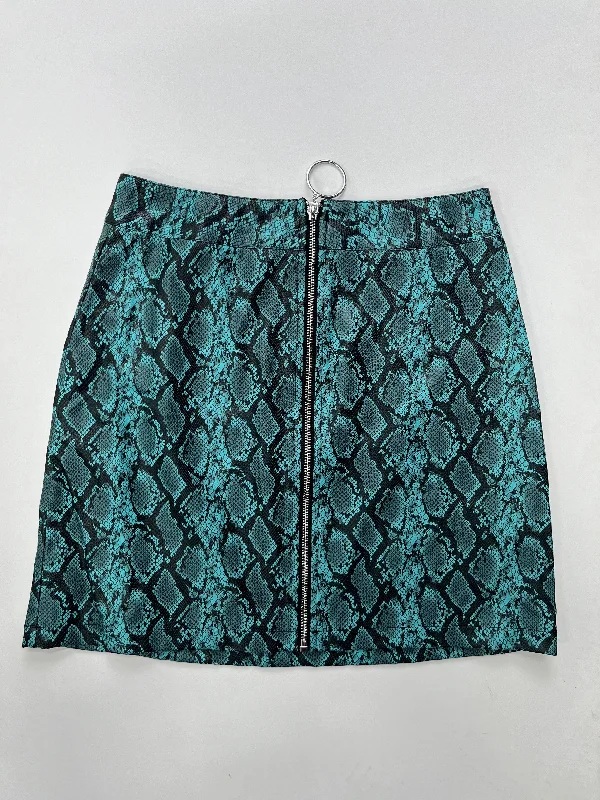 Durable skirts for active lifestyle needs -Animal Print Skirt Mini & Short Tiger Mist, Size 8