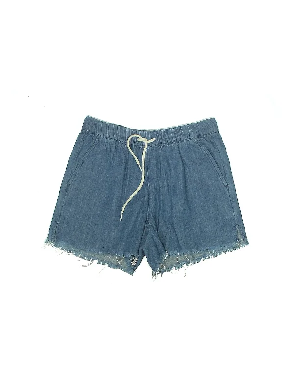 Round Shaped Shorts for Cute -Mid-Rise Denim Shorts in Light Wash