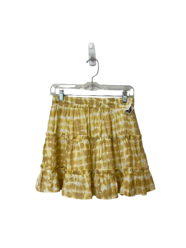 Wrap skirts for easy adjustable fit -Yellow Skirt Mini & Short Clothes Mentor, Size M