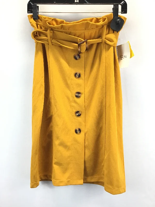 Ruffled maxi skirts for boho summer flair -Yellow Skirt Midi Clothes Mentor, Size L