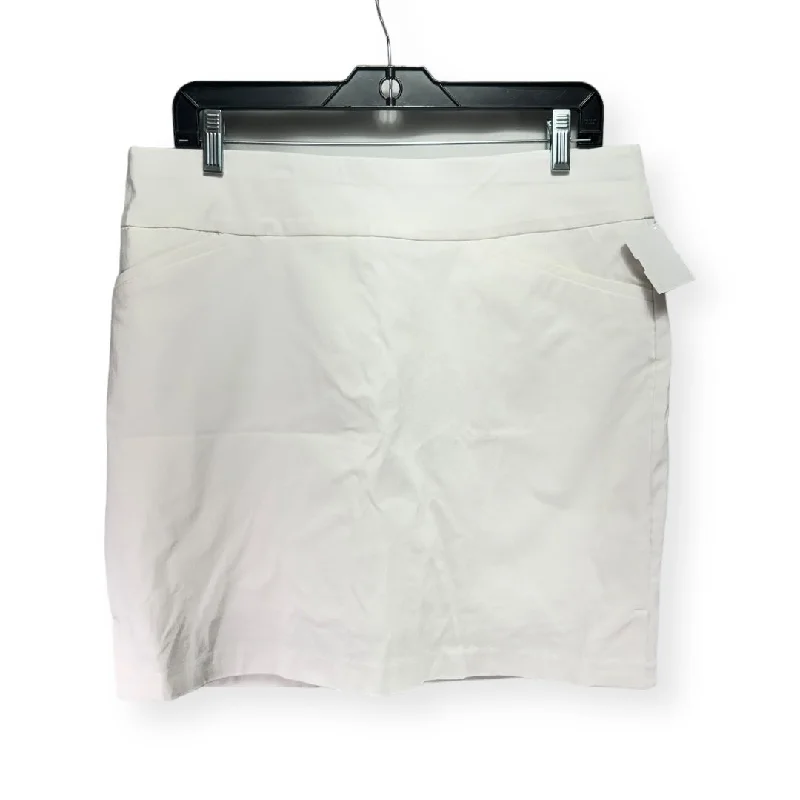 Stretch skirts for curvy figure flattery -White Skirt Mini & Short Chicos, Size 10